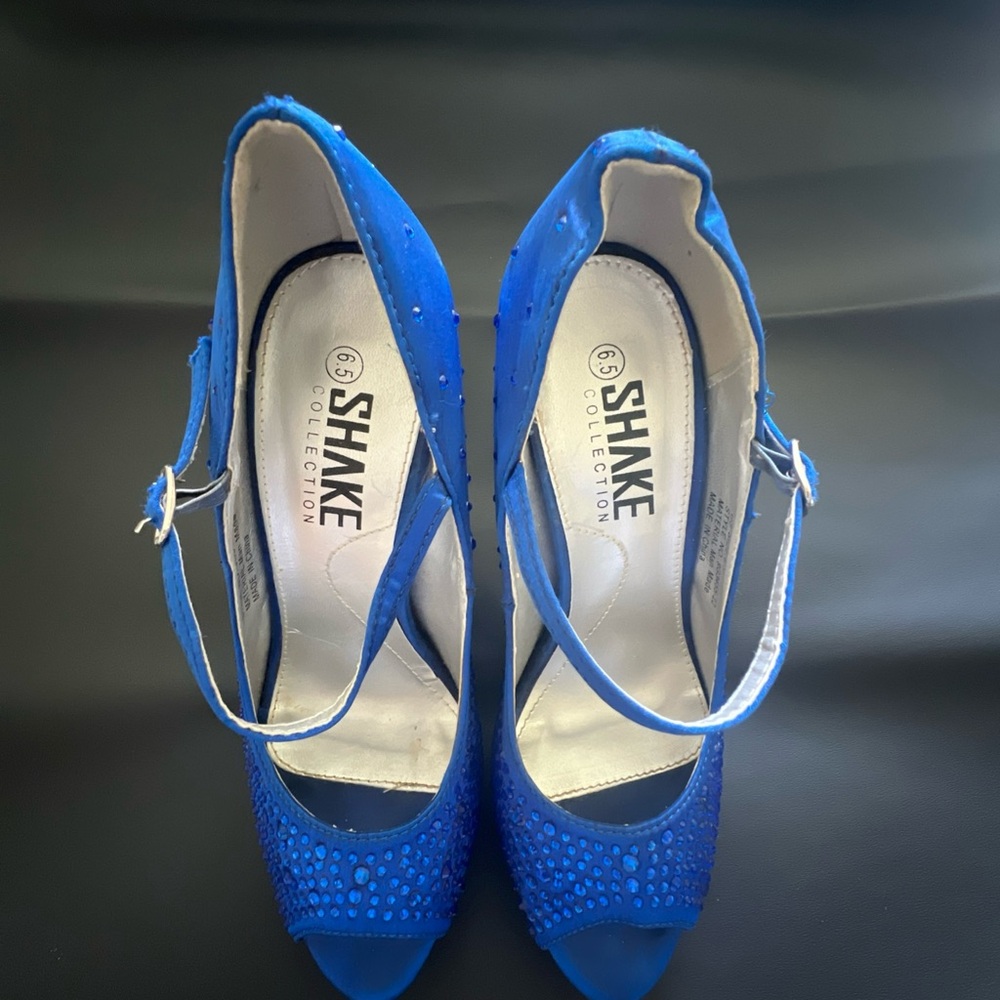 Blue Women's Shoes Shake Collection size 6.5 high heels 5 inch